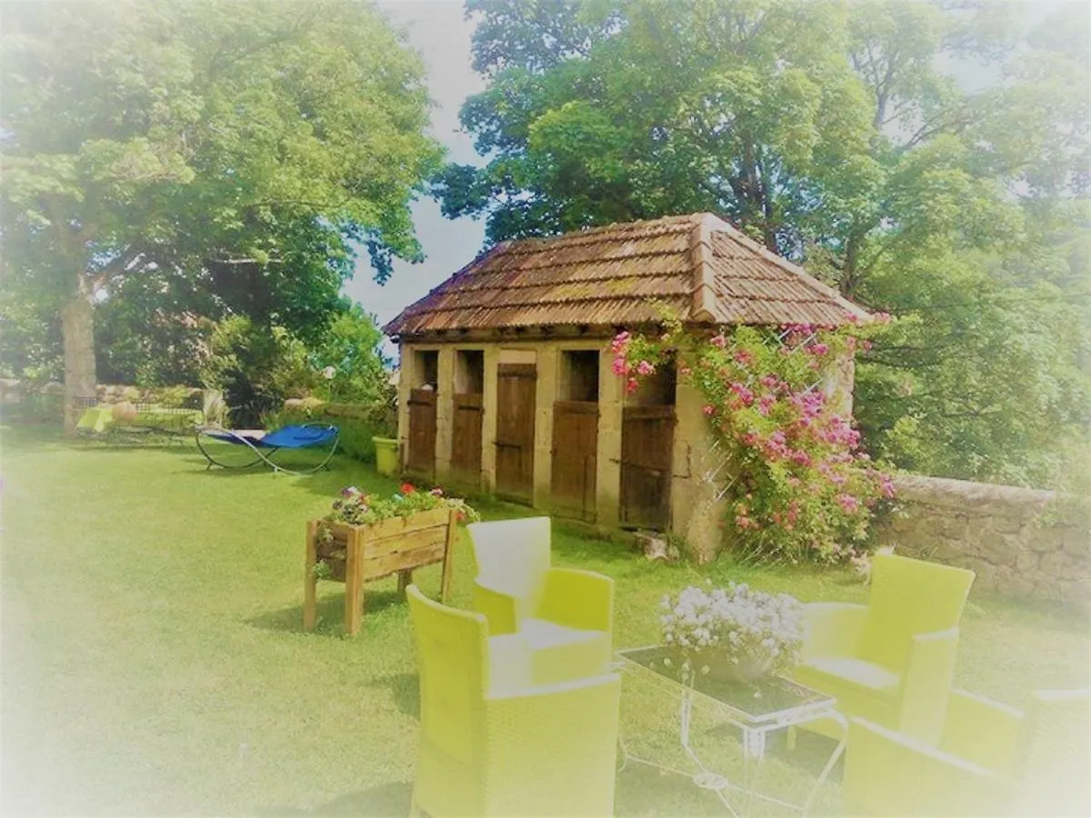 Ferienhaus Un Petit Coin De Paradis Gluiras Frankreich