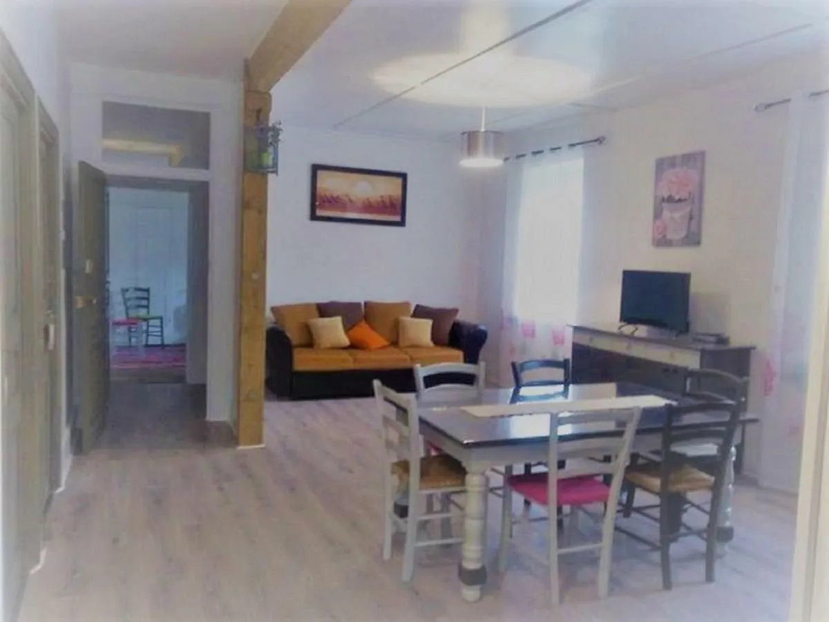 Holiday home Un Petit Coin De Paradis Gluiras