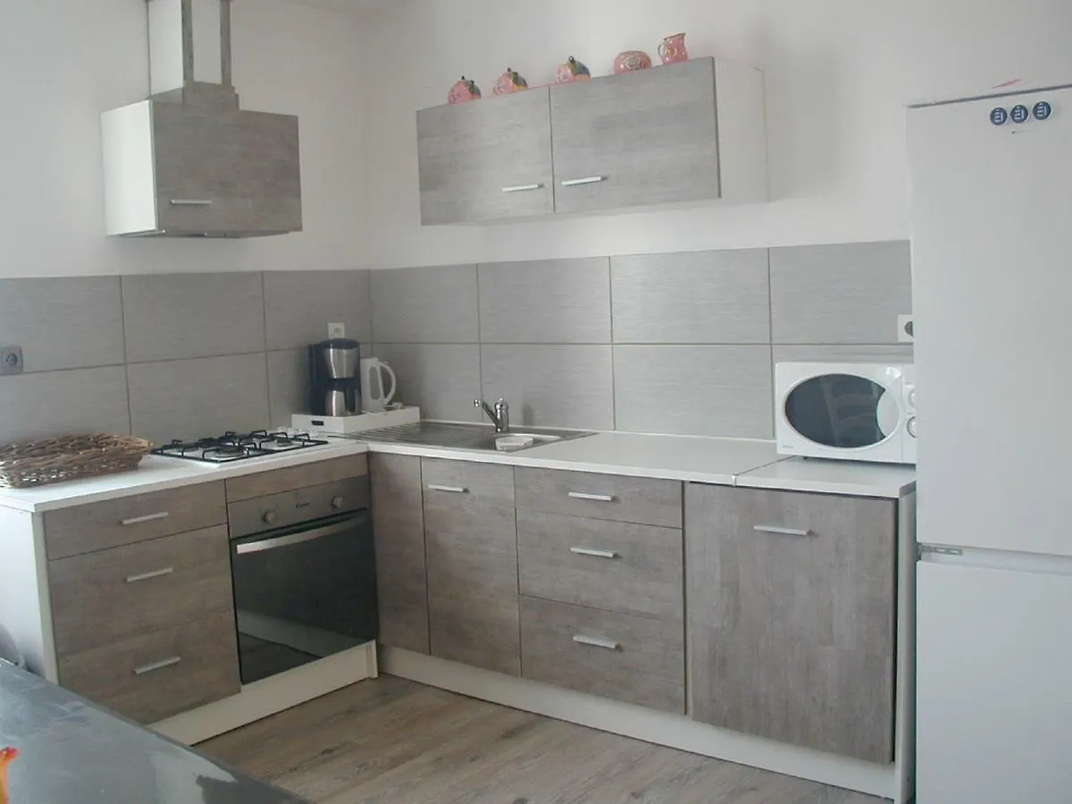 Holiday home Un Petit Coin De Paradis Gluiras France