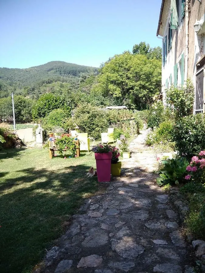 Holiday home Un Petit Coin De Paradis Gluiras France