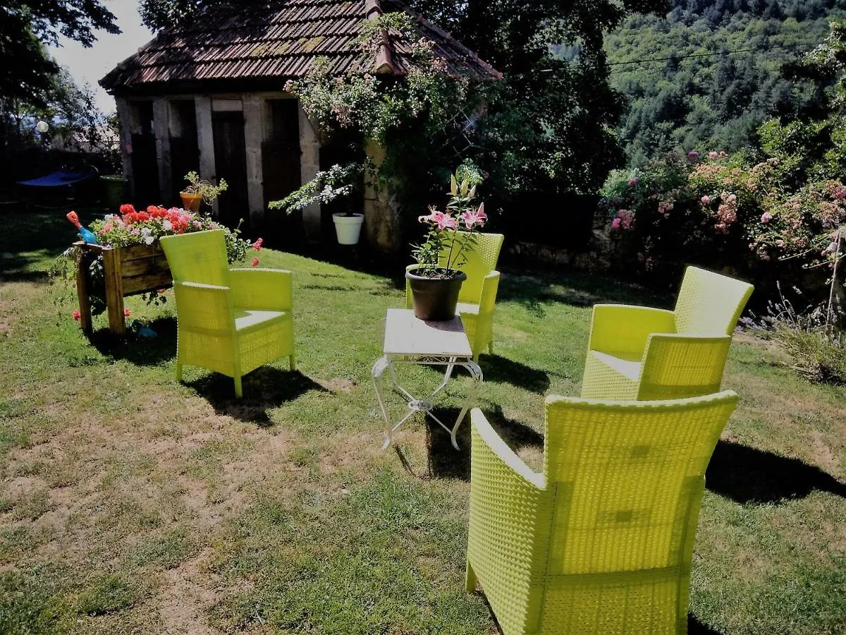 Holiday home Un Petit Coin De Paradis Gluiras