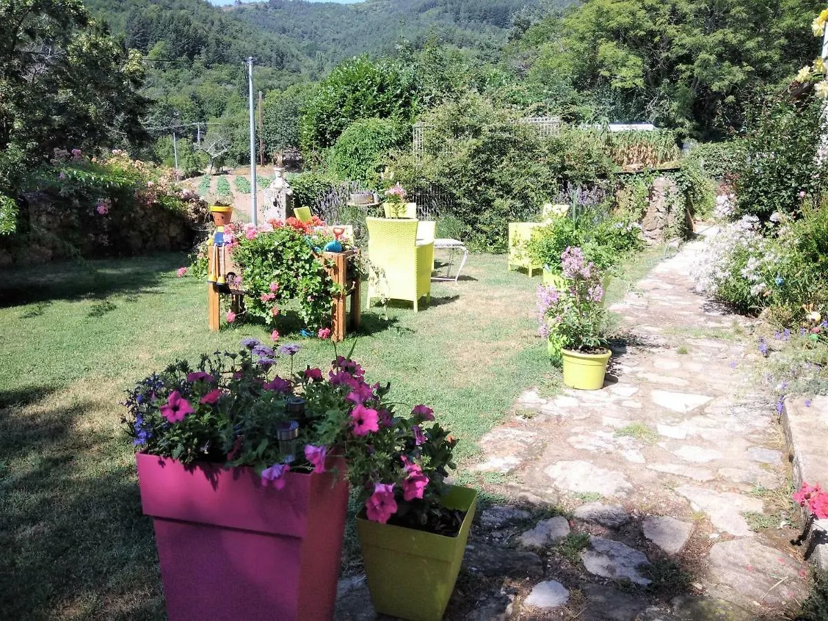 Un Petit Coin De Paradis Gluiras 0*,