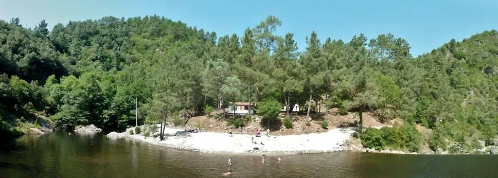 Un Petit Coin De Paradis Gluiras 0*,